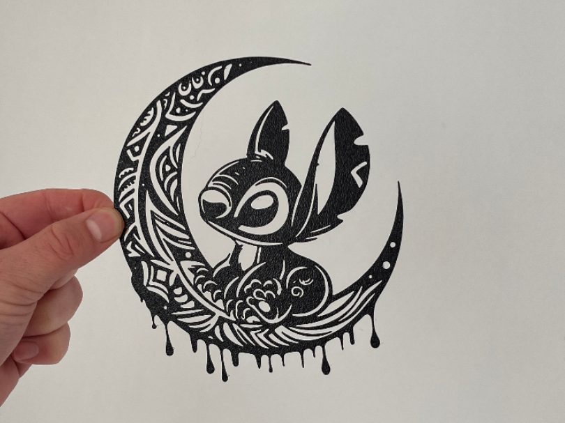 #480 Wall Art - Stitch On The moon — vue 1
