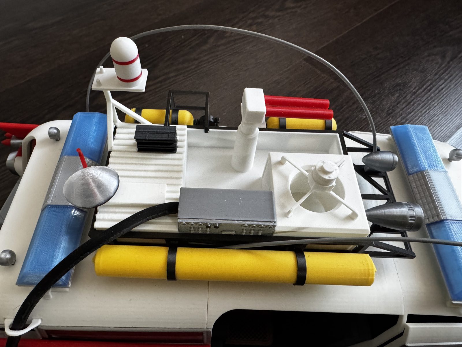 #513 Ecto 1 Model Car — vue 2