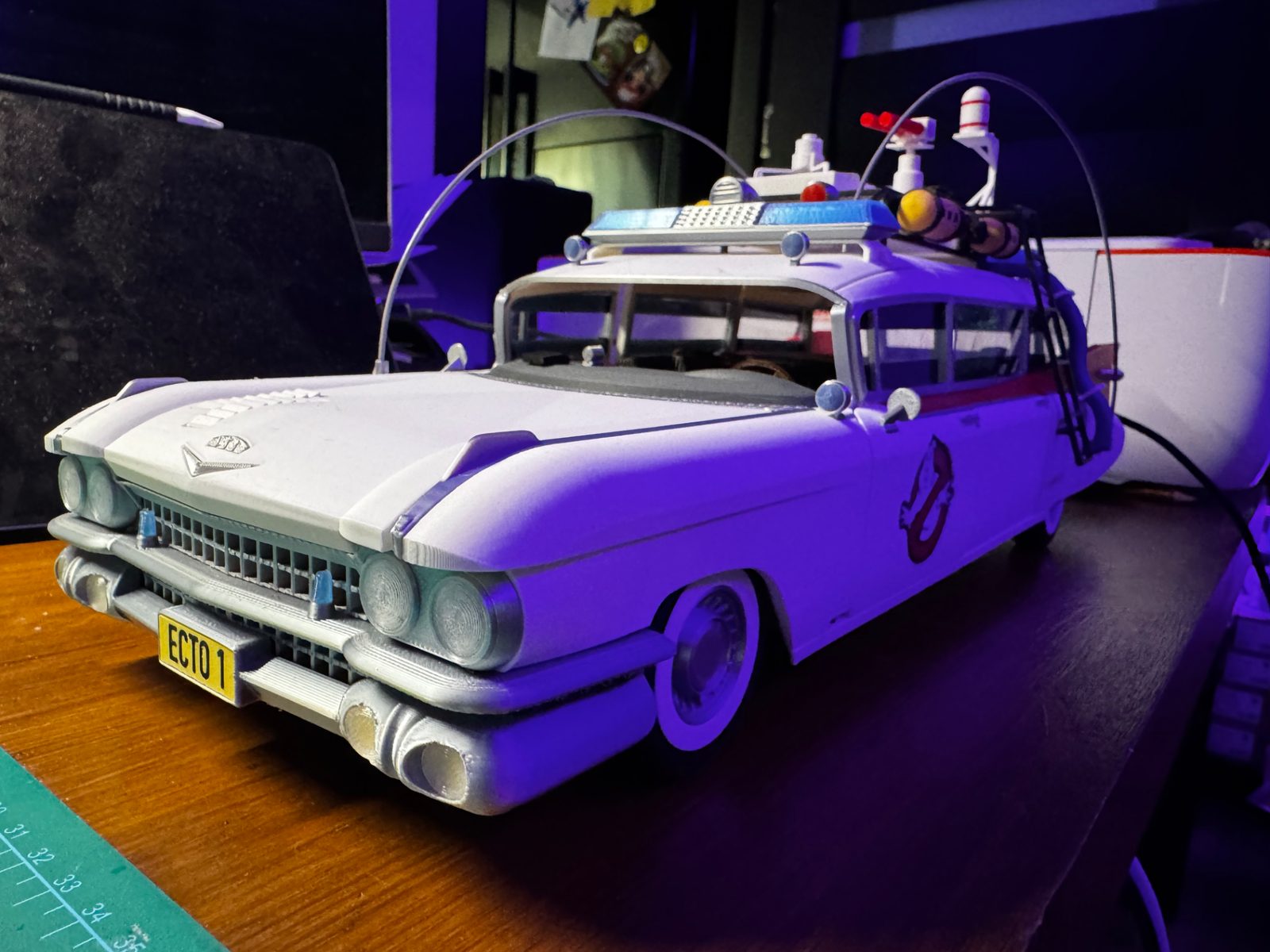 #513 Ecto 1 Model Car — vue 6