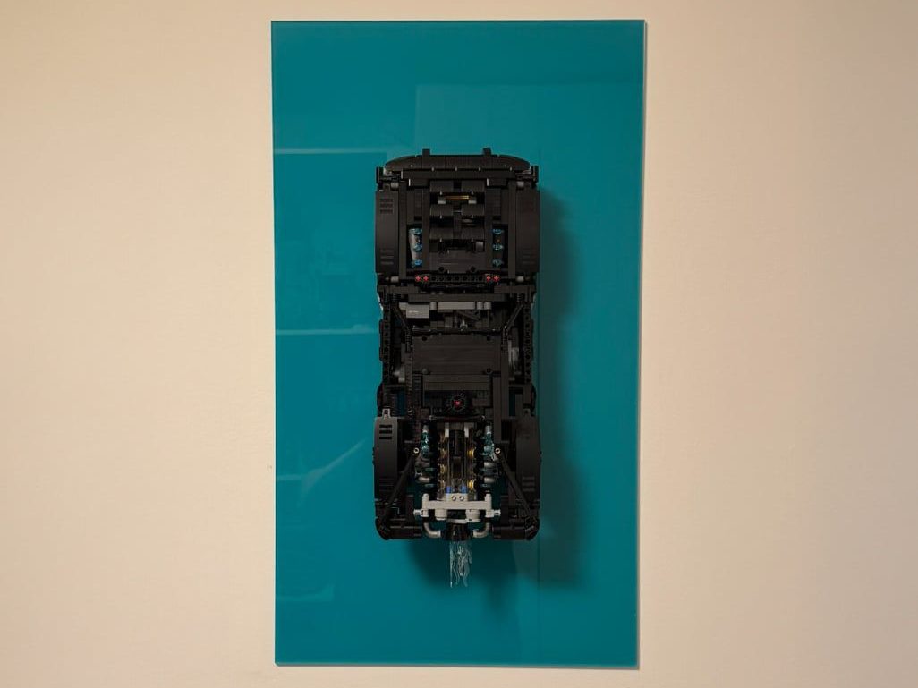 #539 Brick BATMANS BATMOBIL 42127 Wallmount Plexiglass — vue 2