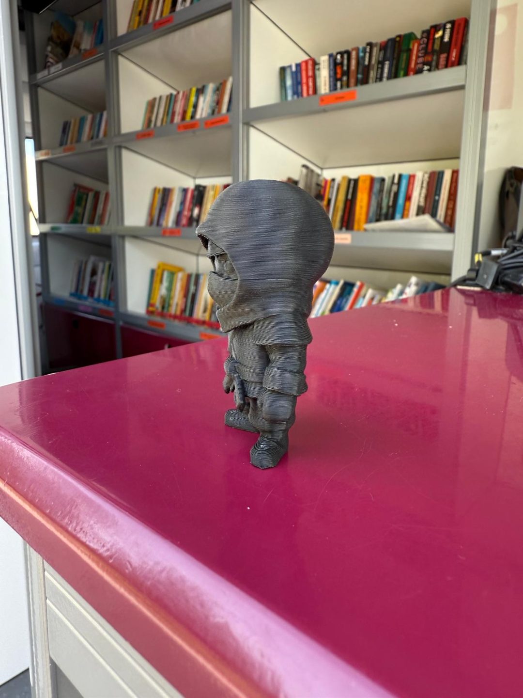 #668 Ninja Figurine — vue 4