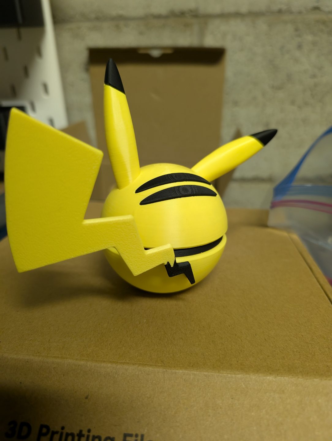 #672 #0025 - Pikachu Ball — vue 3
