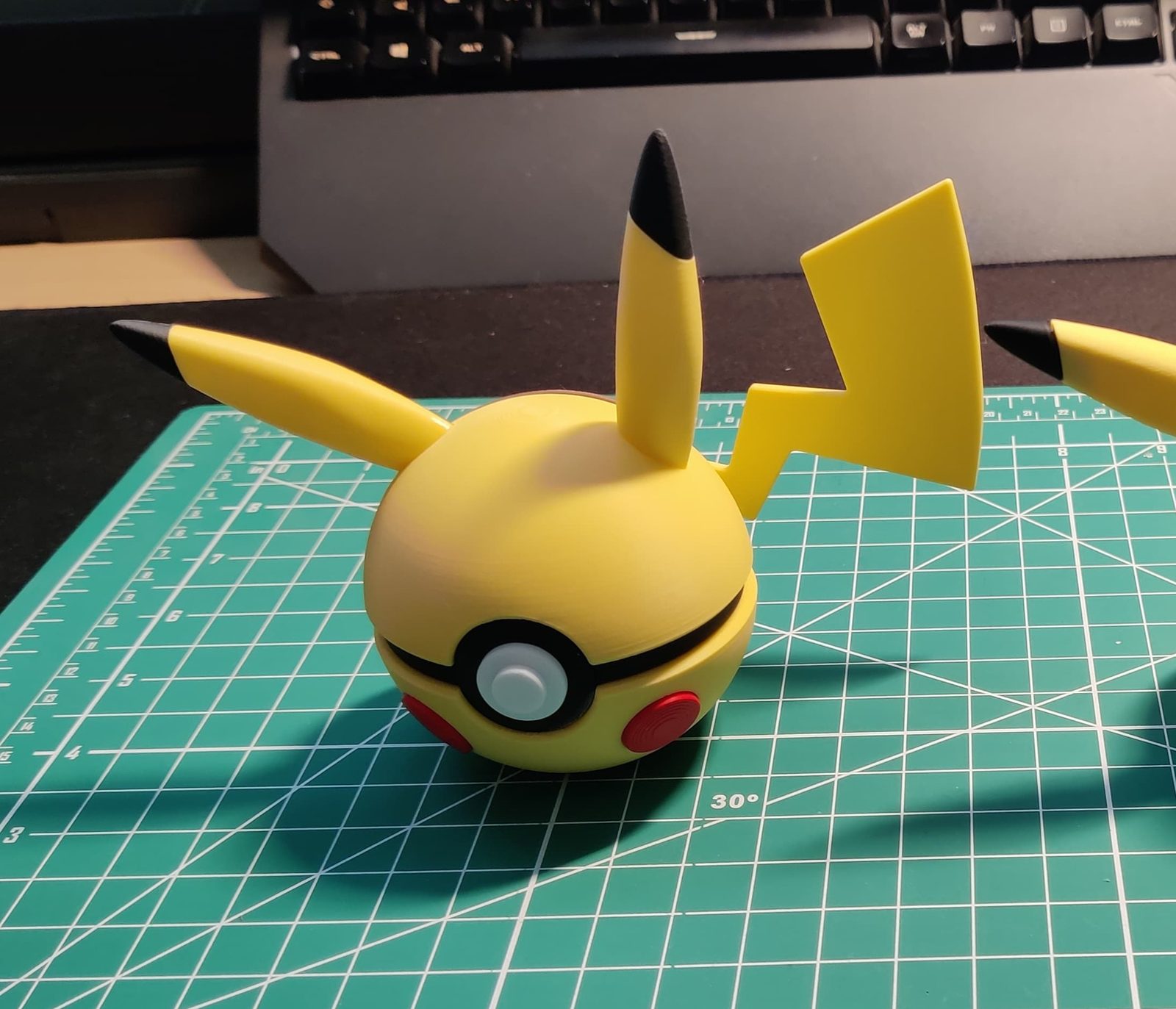 #672 #0025 - Pikachu Ball — vue 9