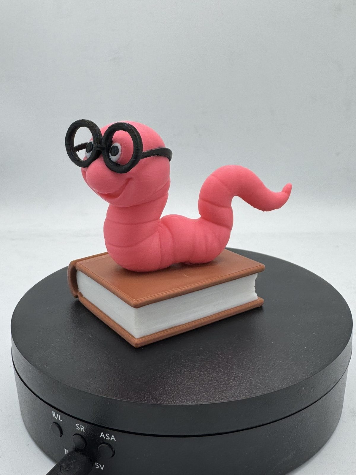 #752 Chubby Bookworm — vue 3