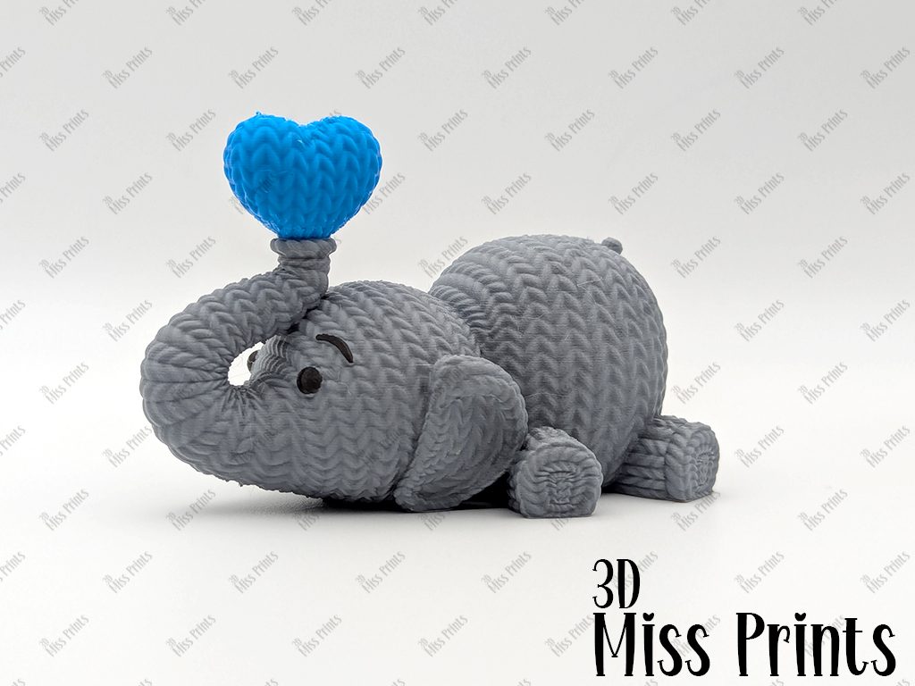 #754 Knitted Elephant Blowing Heart (No2) — vue 12
