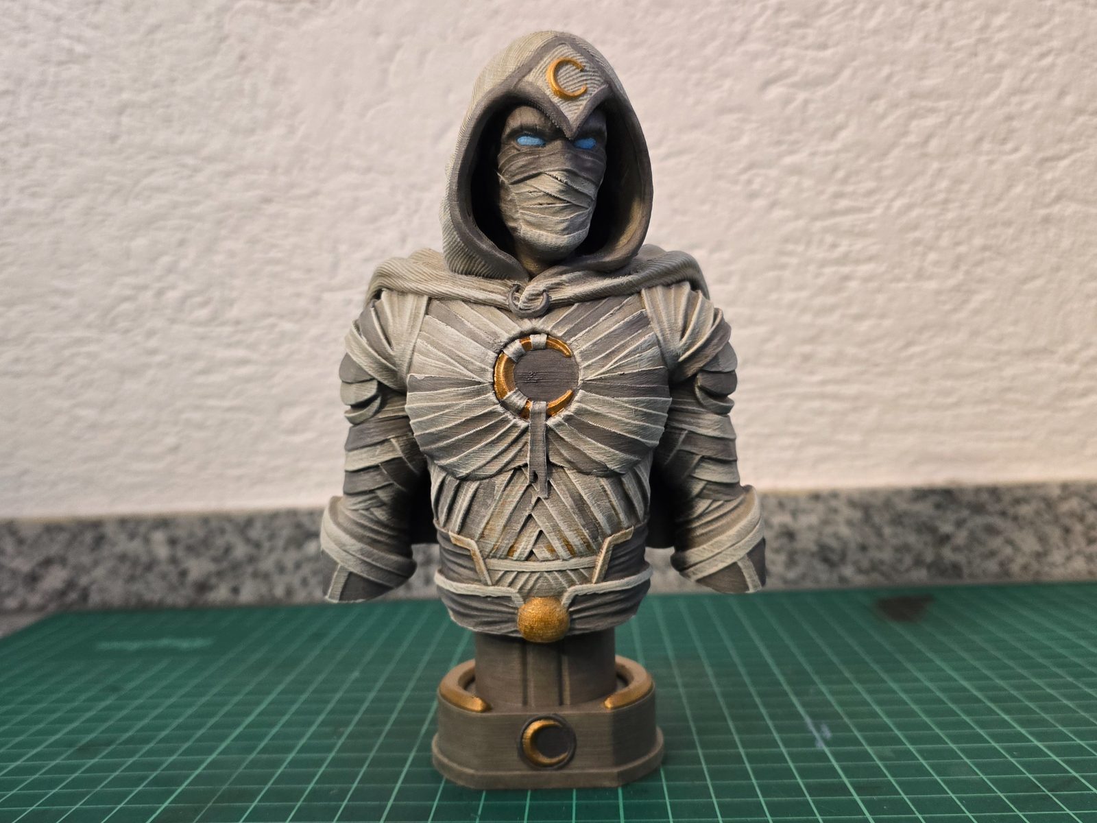 #785 Moon Knight Bust — vue 3