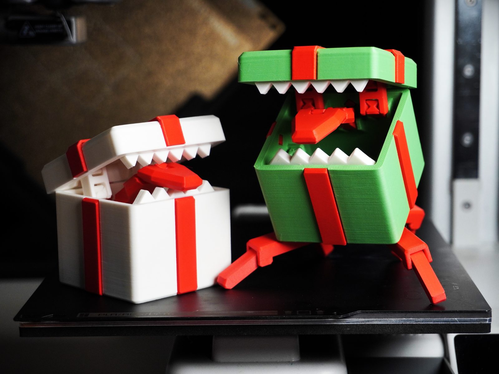 #787 Transforming Giftbox Mimic - Model Kit — vue 6