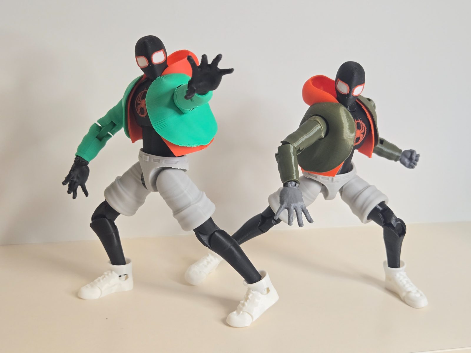 Articulated Spiderman Miles Action Figure — vue 1
