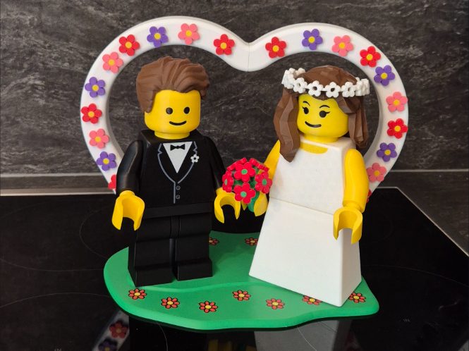Brick Man Grundplatte und Herzbogen für Brautpaar — vue 1