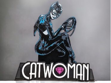 Catwoman Comic Book Stand — vue 1