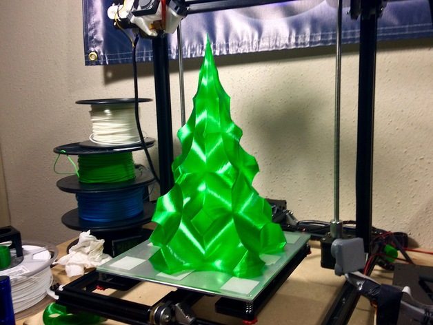 Christmas Tree now with lamp base — vue 33