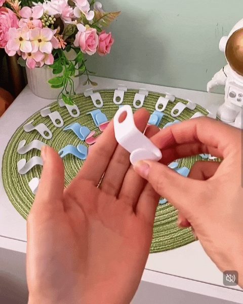 Clothes Hanger Connector — vue 1