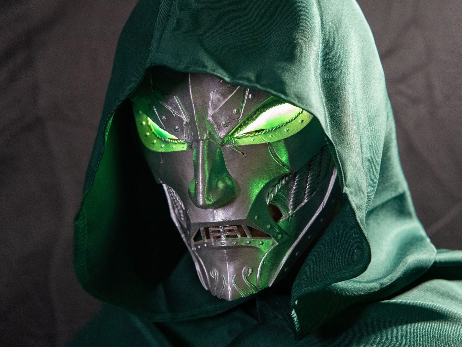 Dr. Doom Mask (Life Size) - Marvel — vue 1