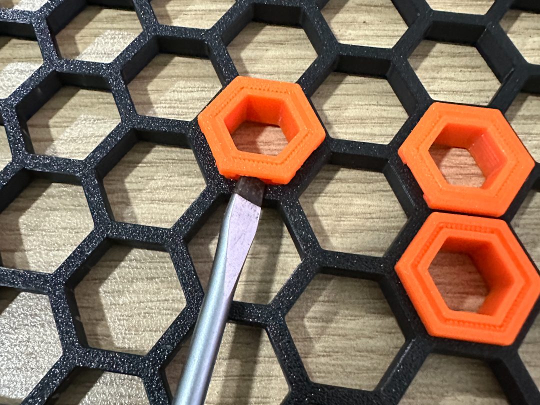 Easy to Remove Inserts HSW Honeycomb Storage Wall — vue 1