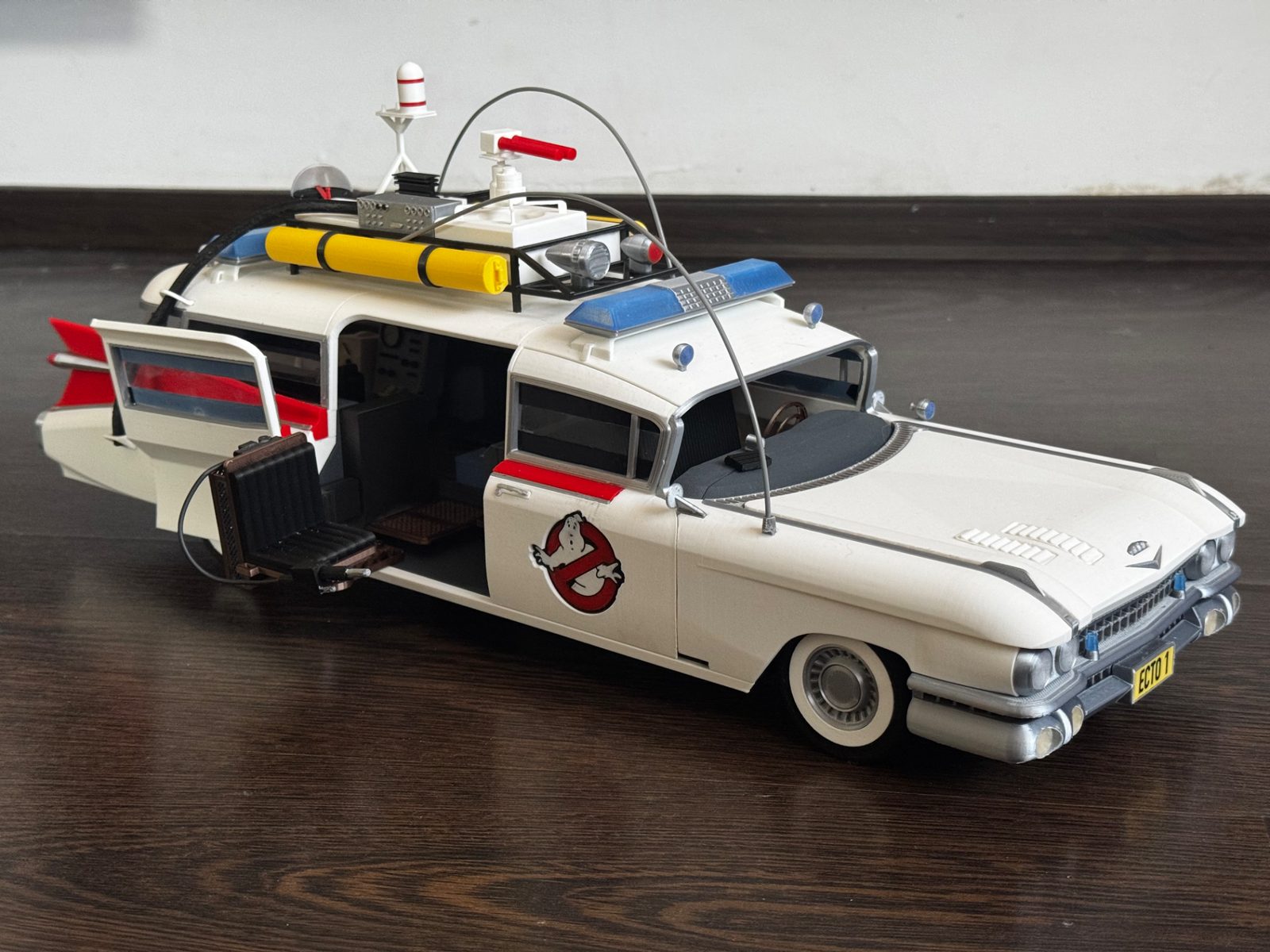 Ecto 1 Model Car — vue 1