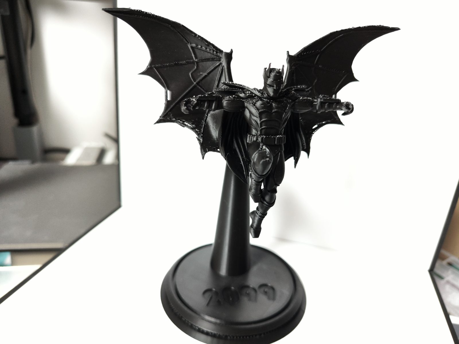 Future Batman (including the base and bracket) — vue 1