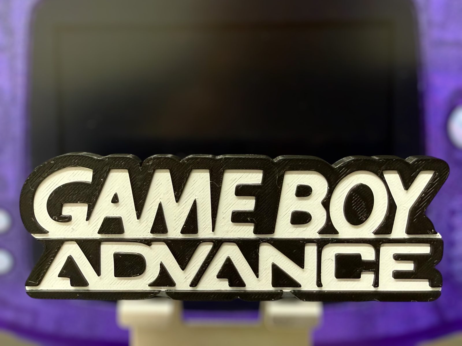Game Boy Advance-inspirierter Display-Aufsteller — vue 1