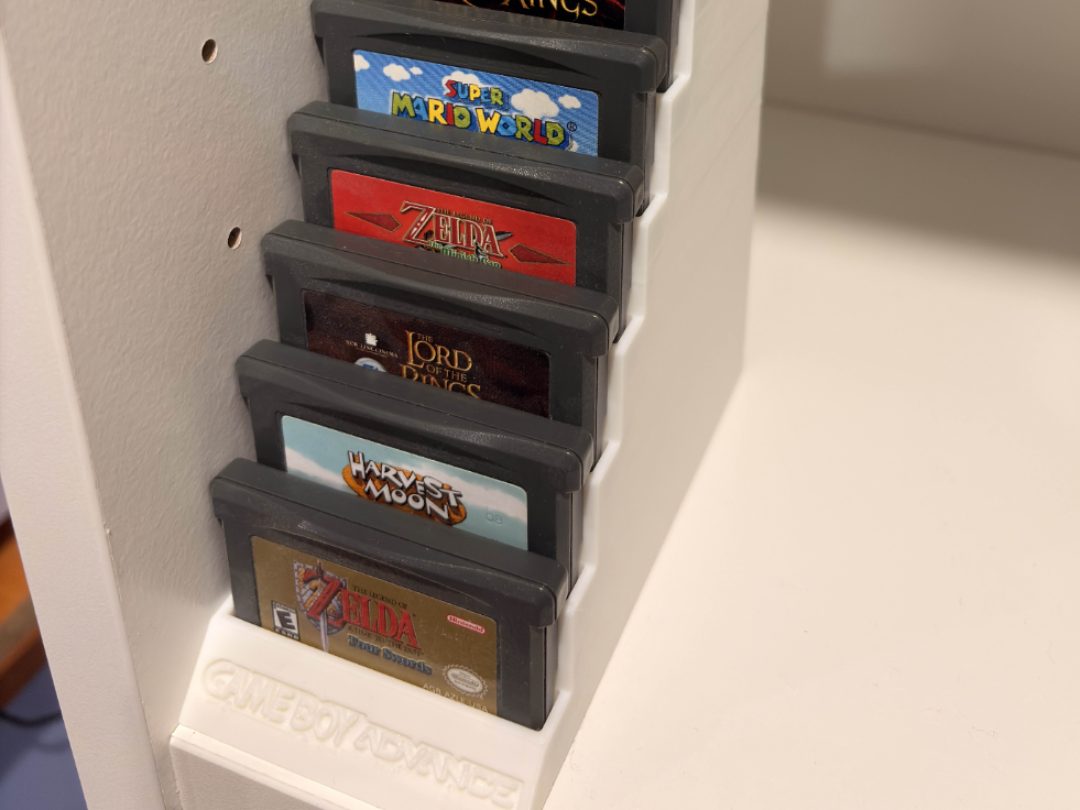 Gameboy Advance Game Cartridge Display Stand — vue 1