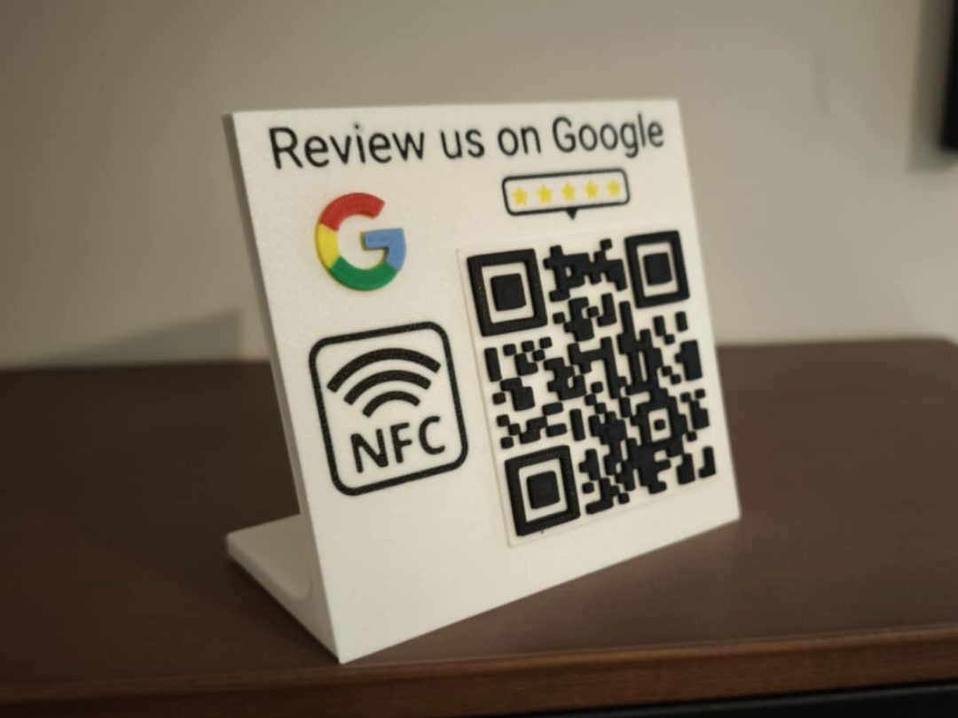 Google review stand | Easy customization! NFC+QR — vue 1