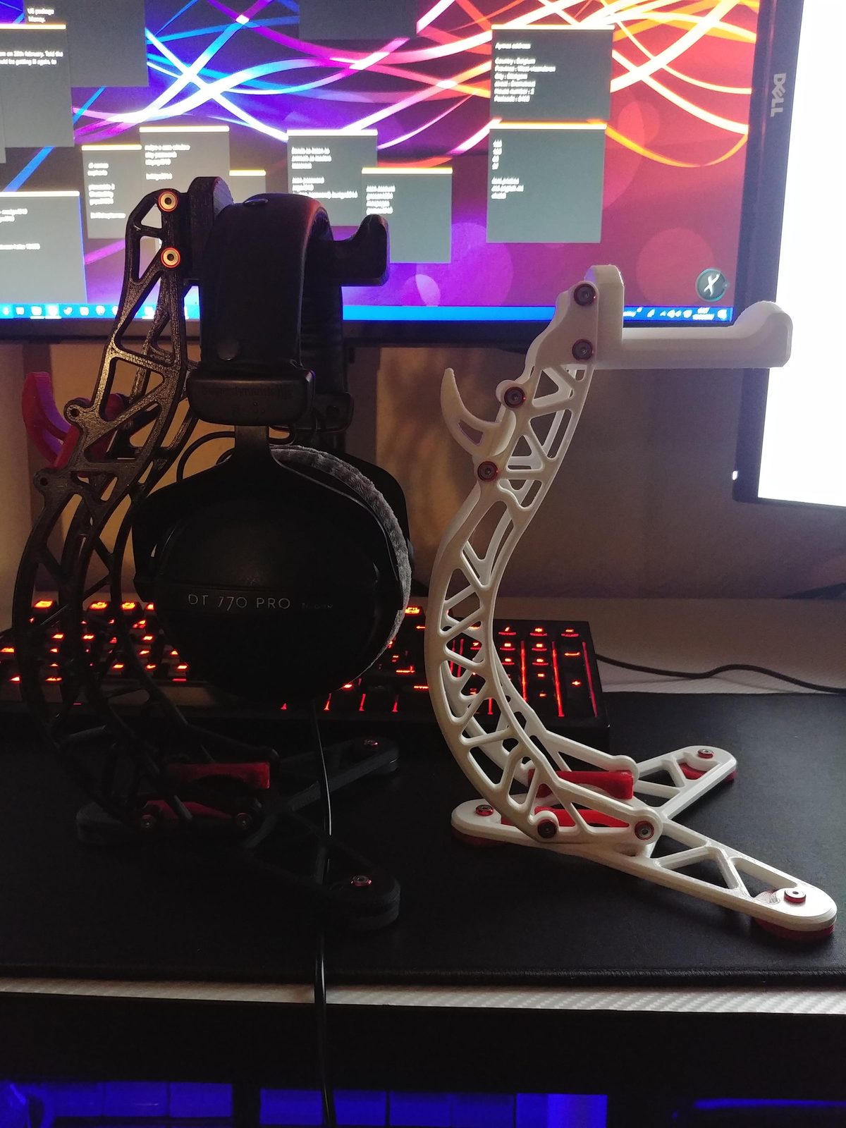 Headphone stand — vue 13