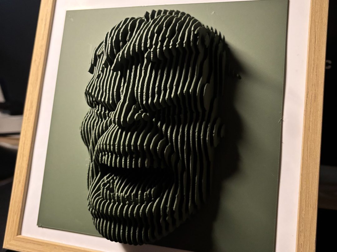 Hulk layered sculpture — vue 1