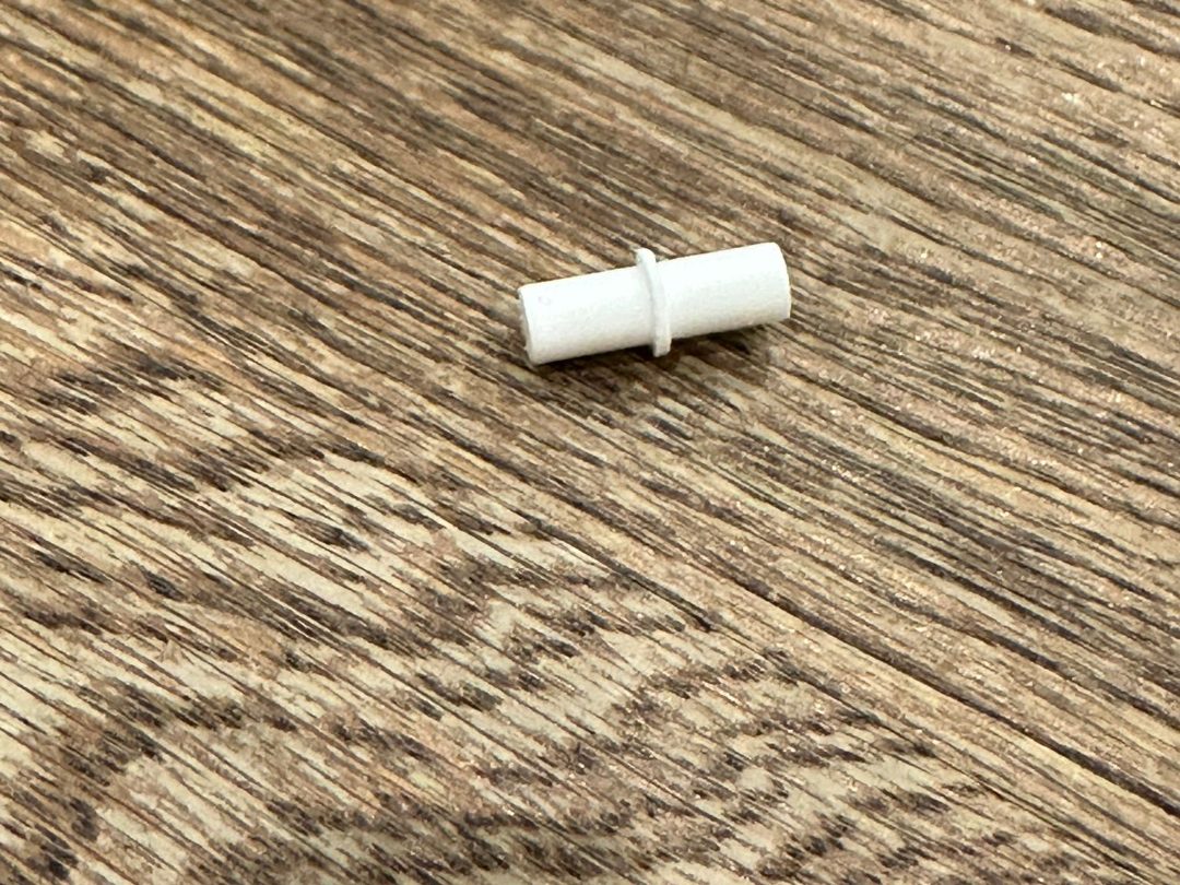 Ikea shelf Pin — vue 1