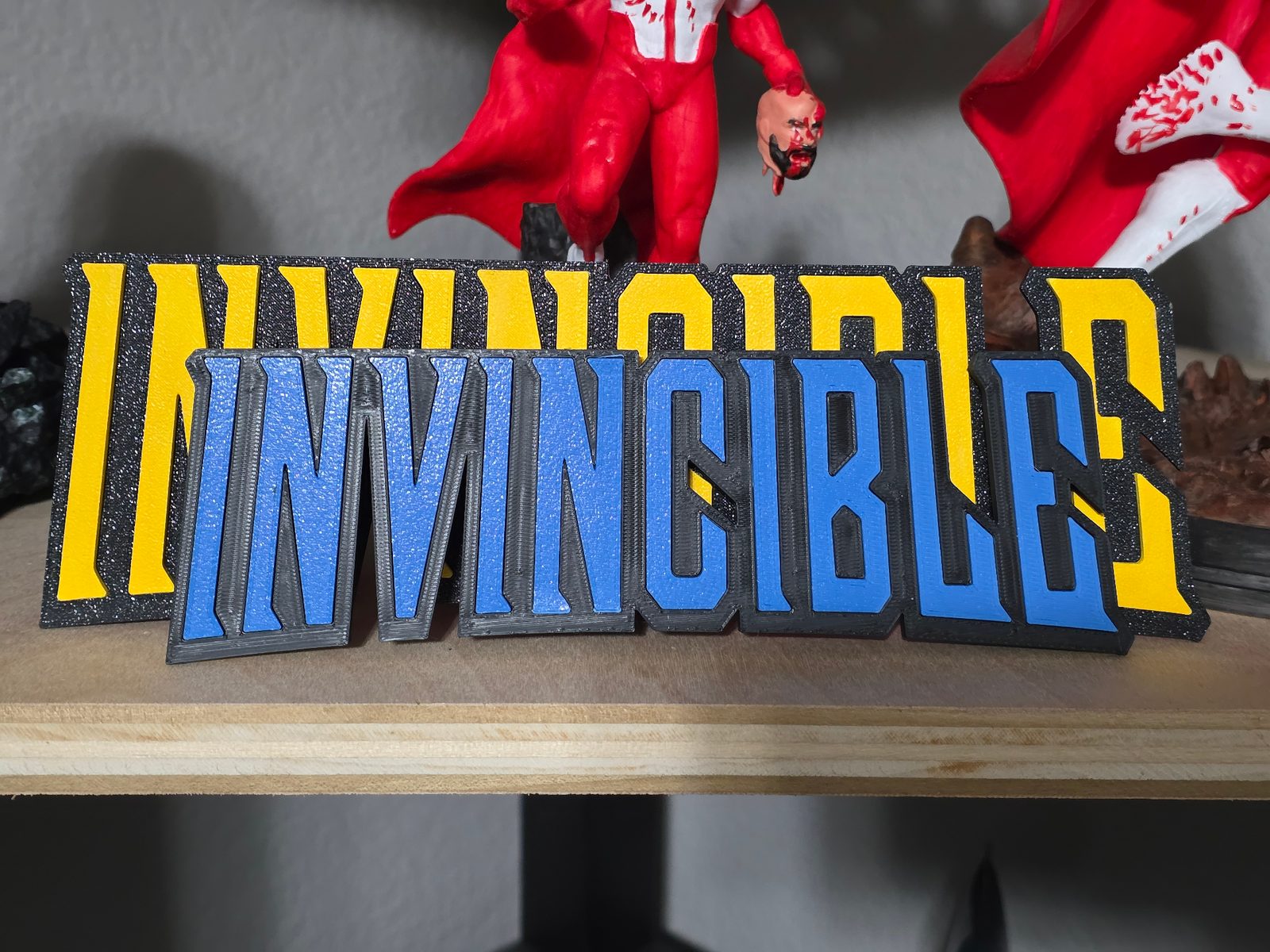Invincible Logo — vue 1