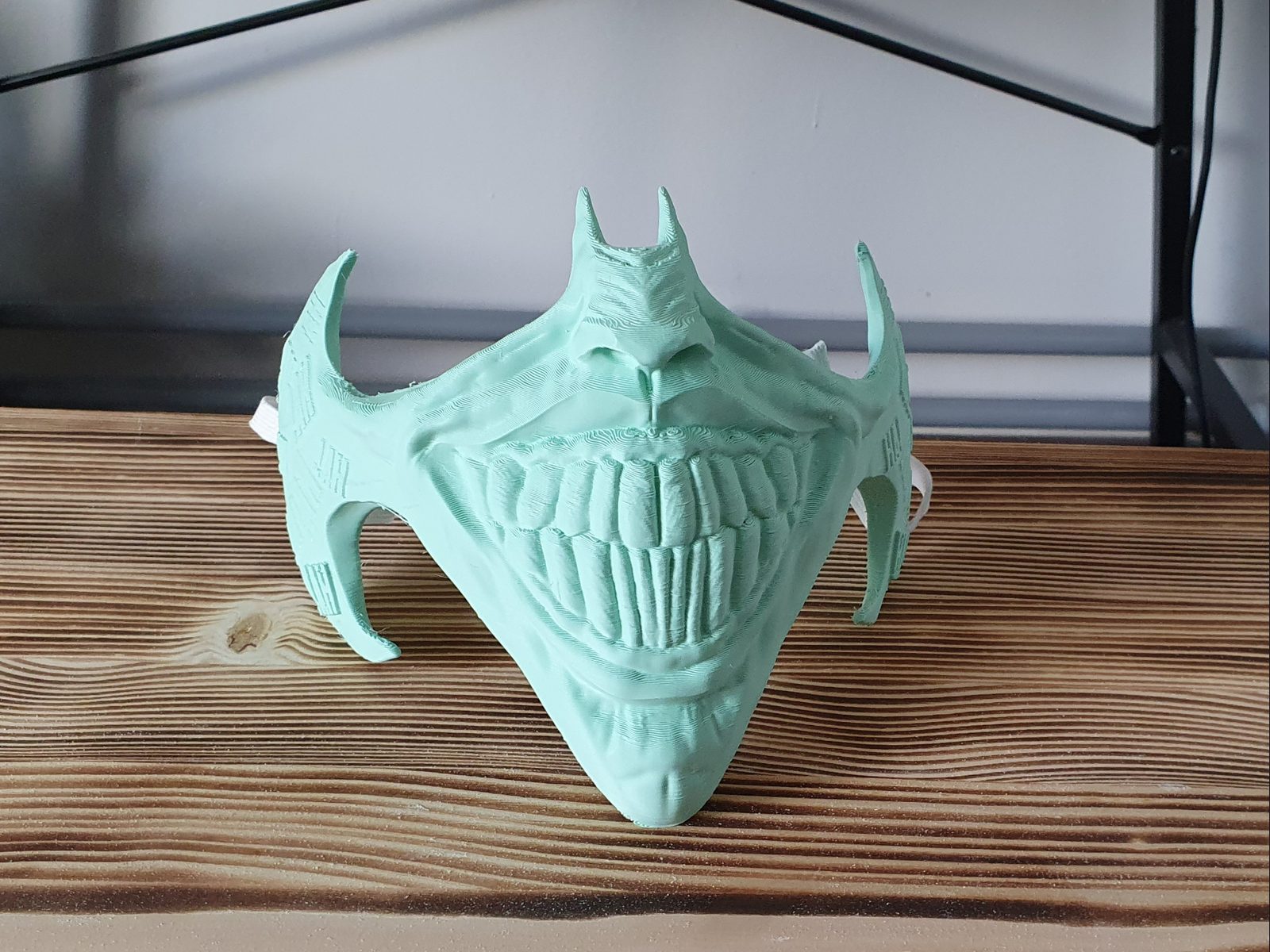 Joker/Batman mask — vue 1