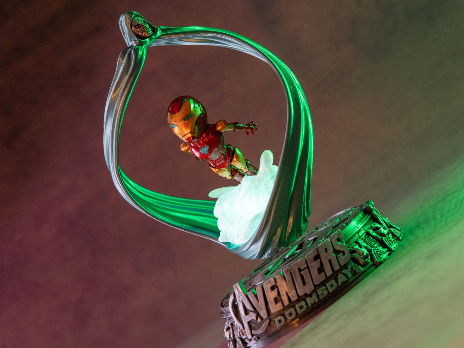 Mini Ironman x Dr. Doom Stand (Maglev) - Marvel — vue 1