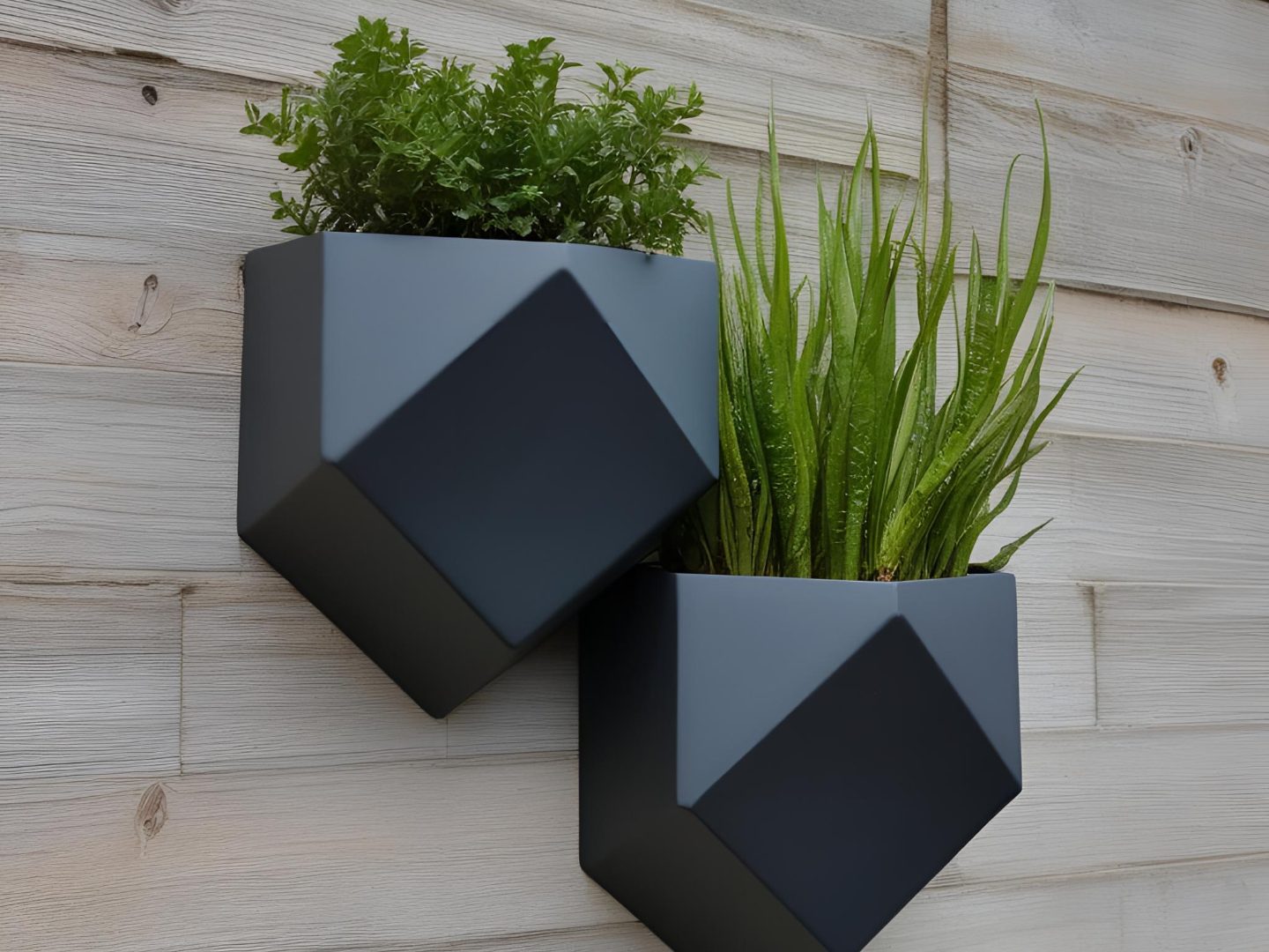 Modern Wall Hanging Low Poly Planter — vue 1