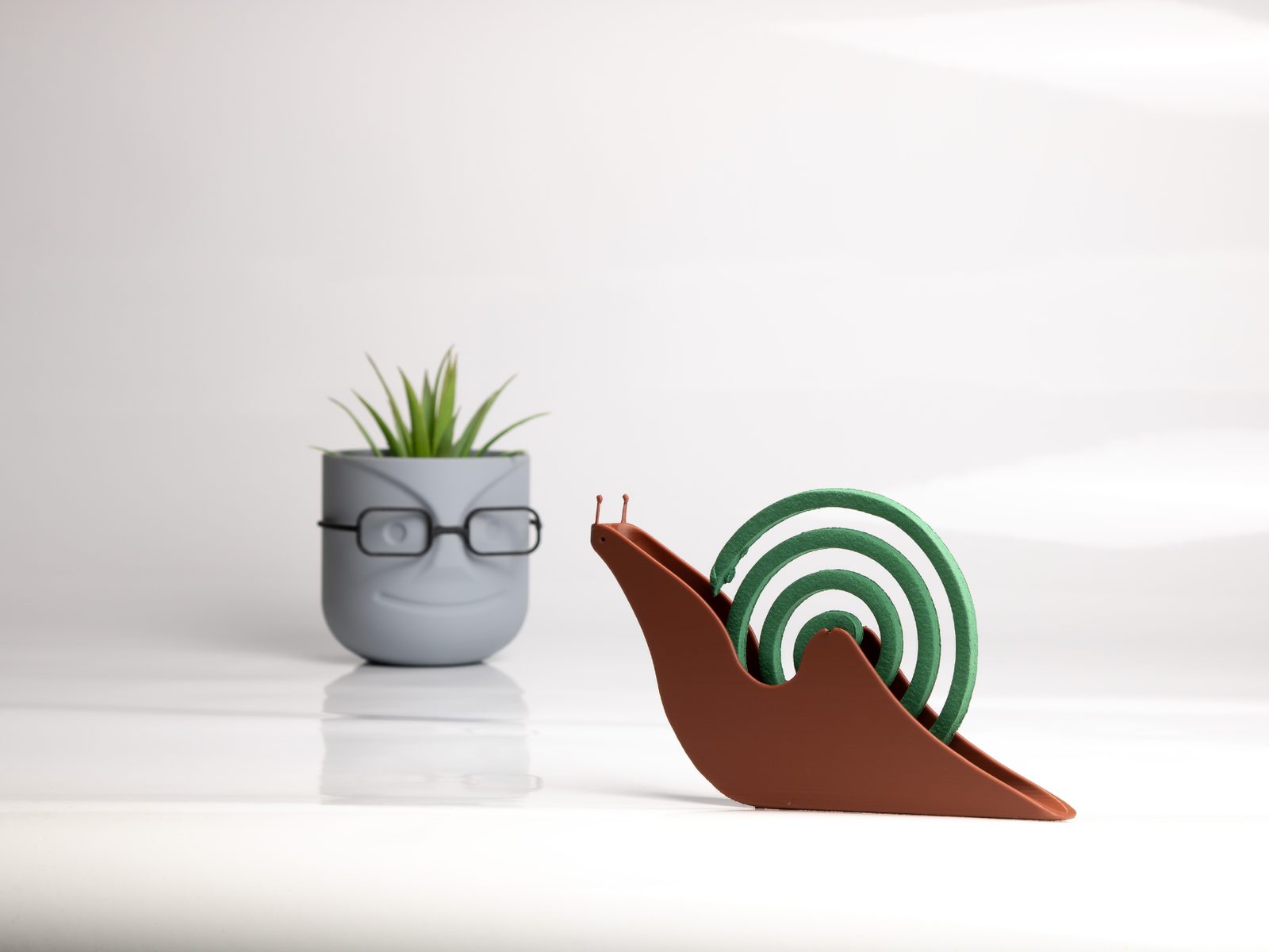 Mosquito coil snail holder — vue 1