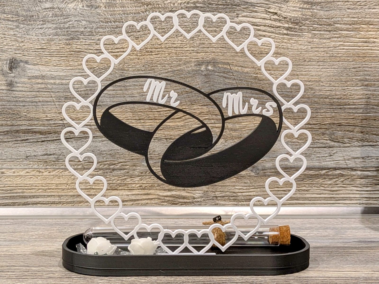 Mr & Mrs Wedding Ring Display Heart Frame & Tray — vue 1