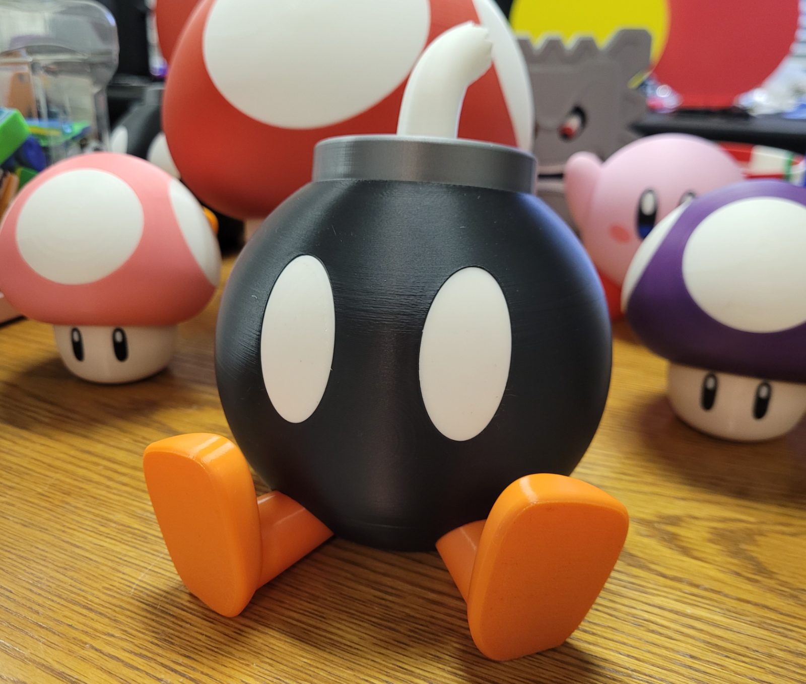 Multi-part Bob Omb Jar for Jelly Beans — vue 1