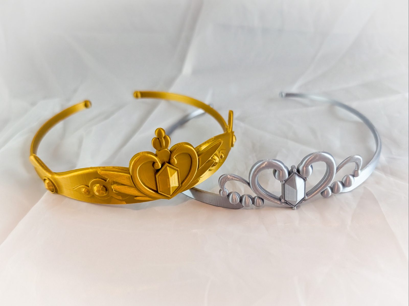 Neo-Queen Serenity Inspired Crowns — vue 1