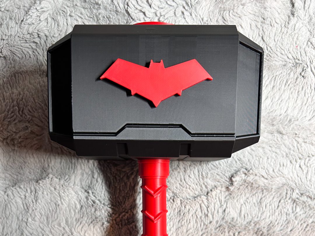 Red Hood LOGO for Thor's Hammer — vue 1