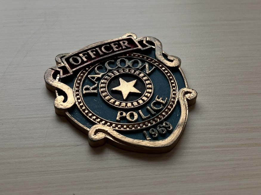 Resident Evil- Raccoon Police Department Badge — vue 1