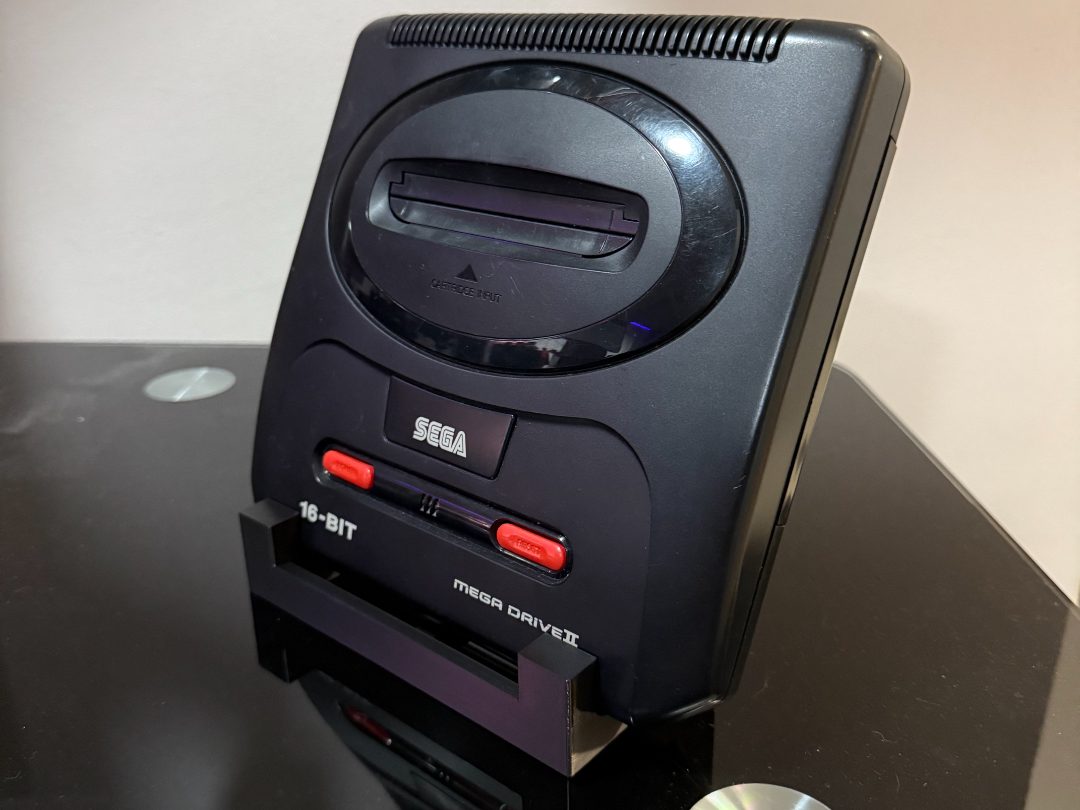 Sega Mega Drive 2 stand — vue 1