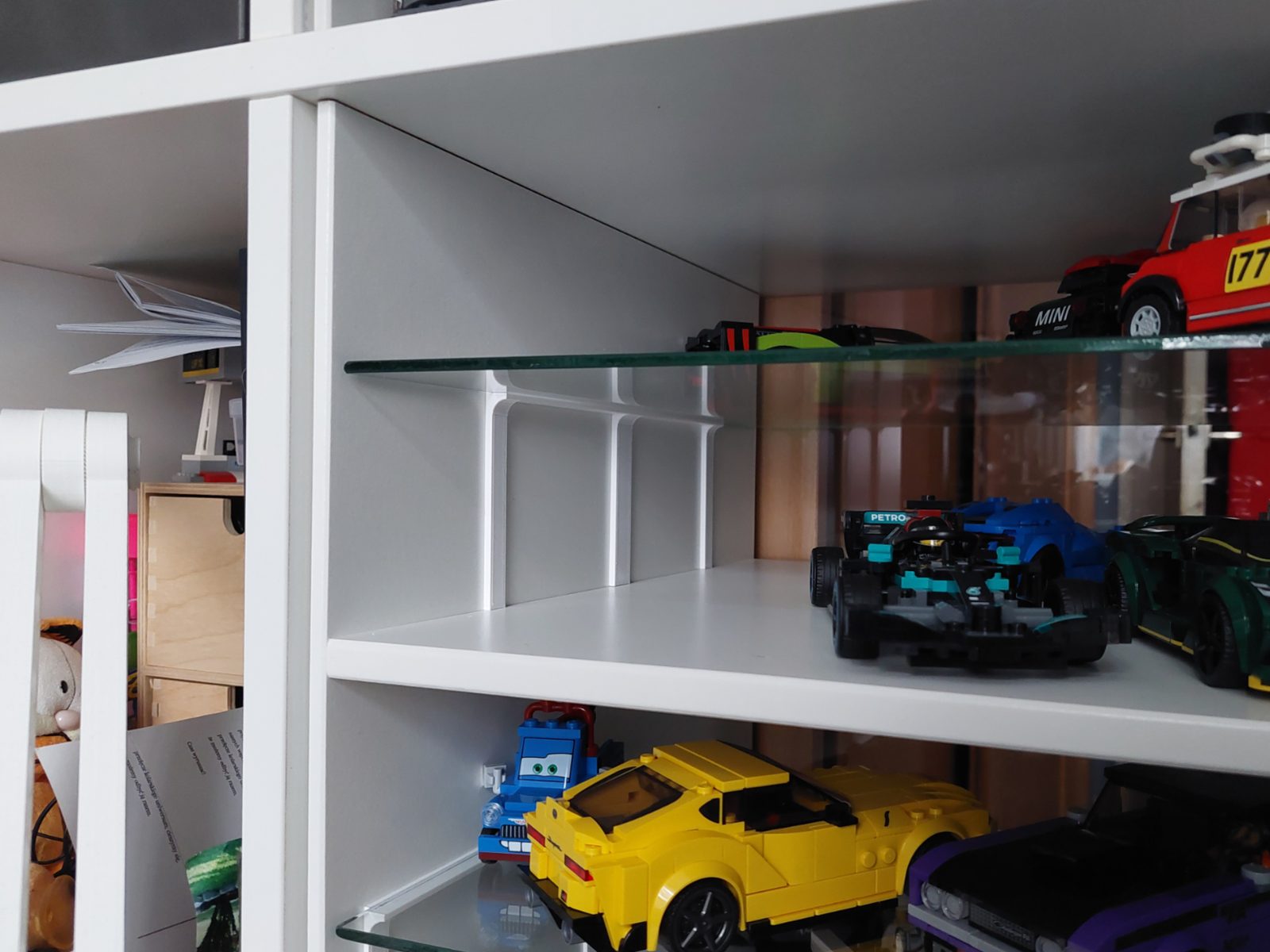 Simple IKEA Kallax shelf — vue 1