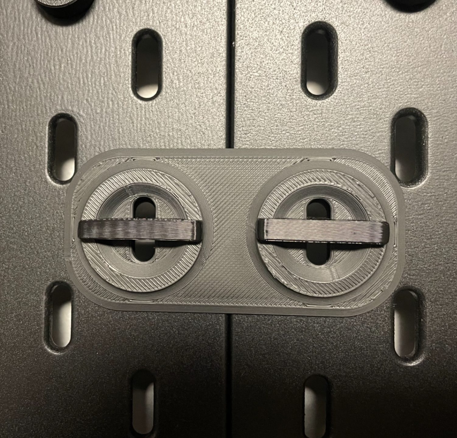 Skadis T-clip connector — vue 1