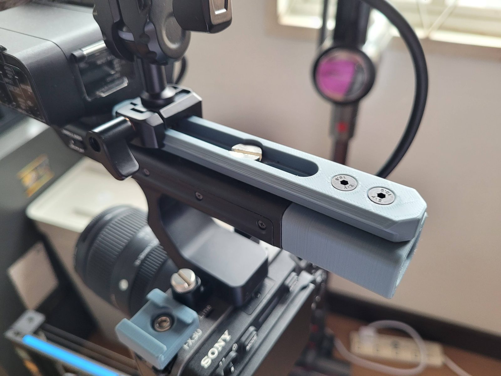 Sony FX3/FX30 XLR Extension for XLR Handle with Nato Rails — vue 1