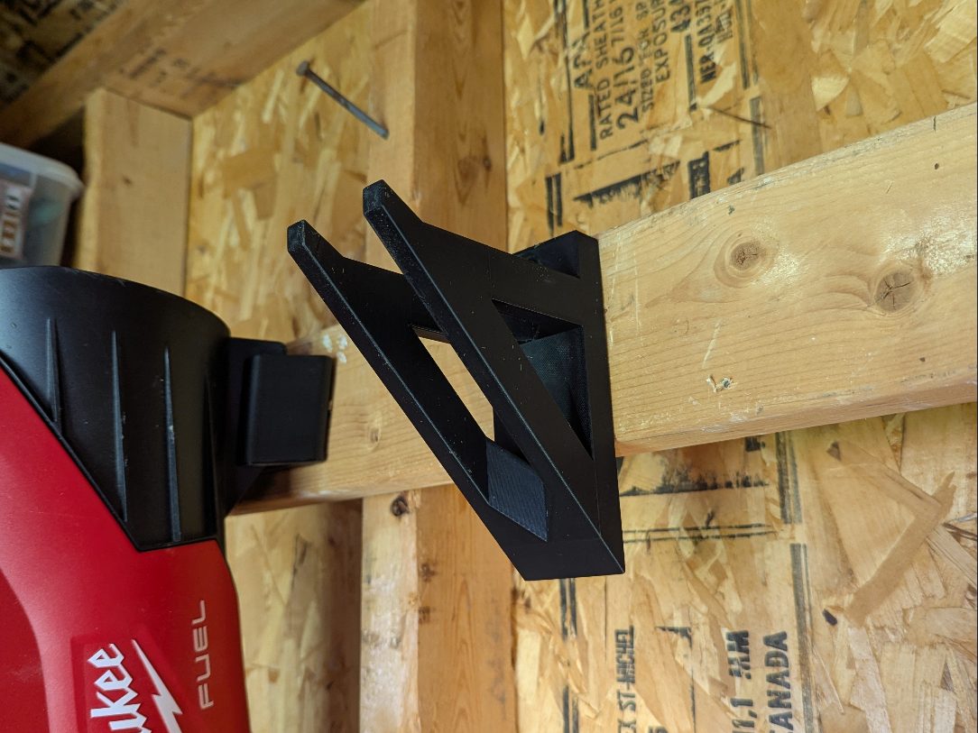 String Trimmer Mount — vue 1