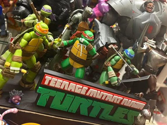 Teenage Mutant Ninja Turtles 2012 Logo Shelf Sign — vue 1