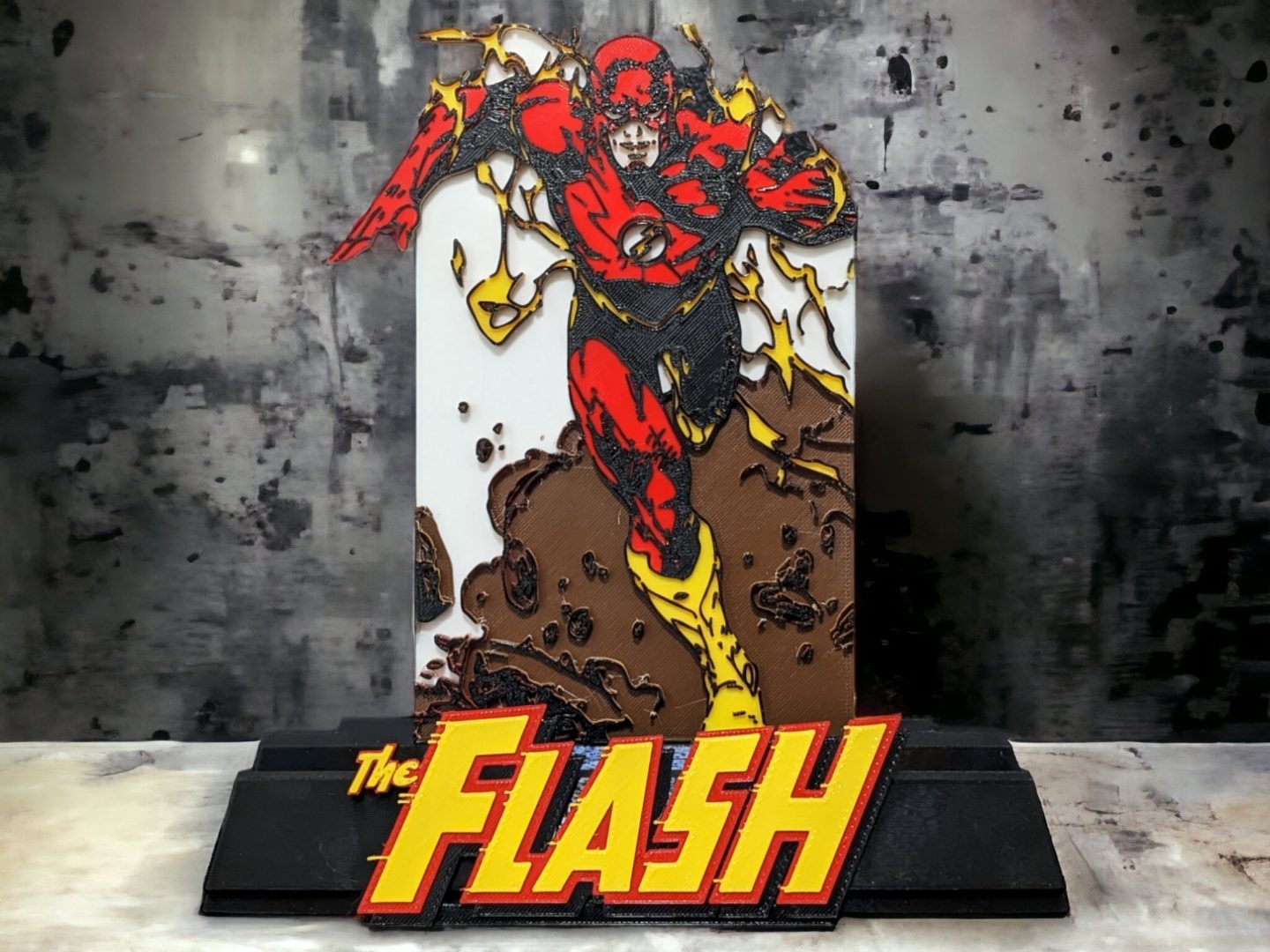The Flash Comic Book Stand - Wall Mount Ready — vue 1