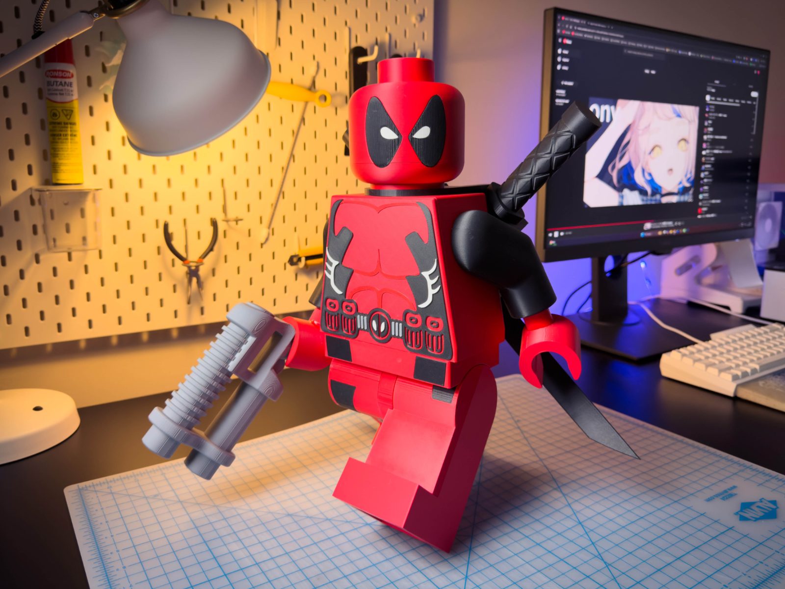 The FREE Deadpool Modular Figure! — vue 1