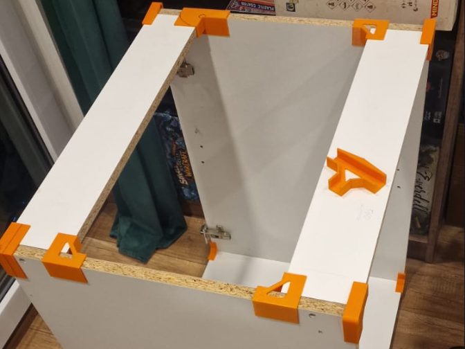 Third hand tools for boards positioning — vue 1