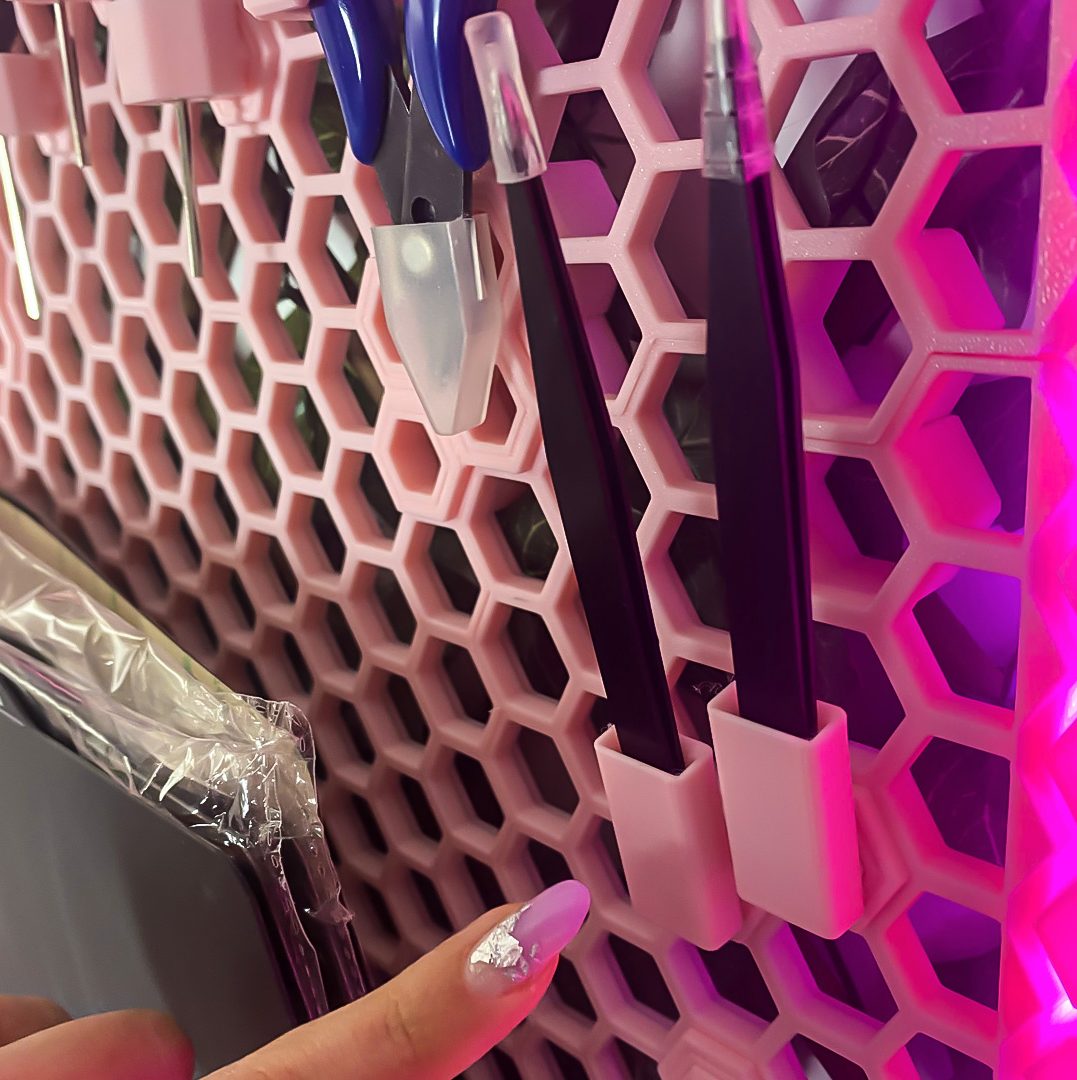 Tweezer Holder for HSW (Honeycomb Storage Wall) — vue 1