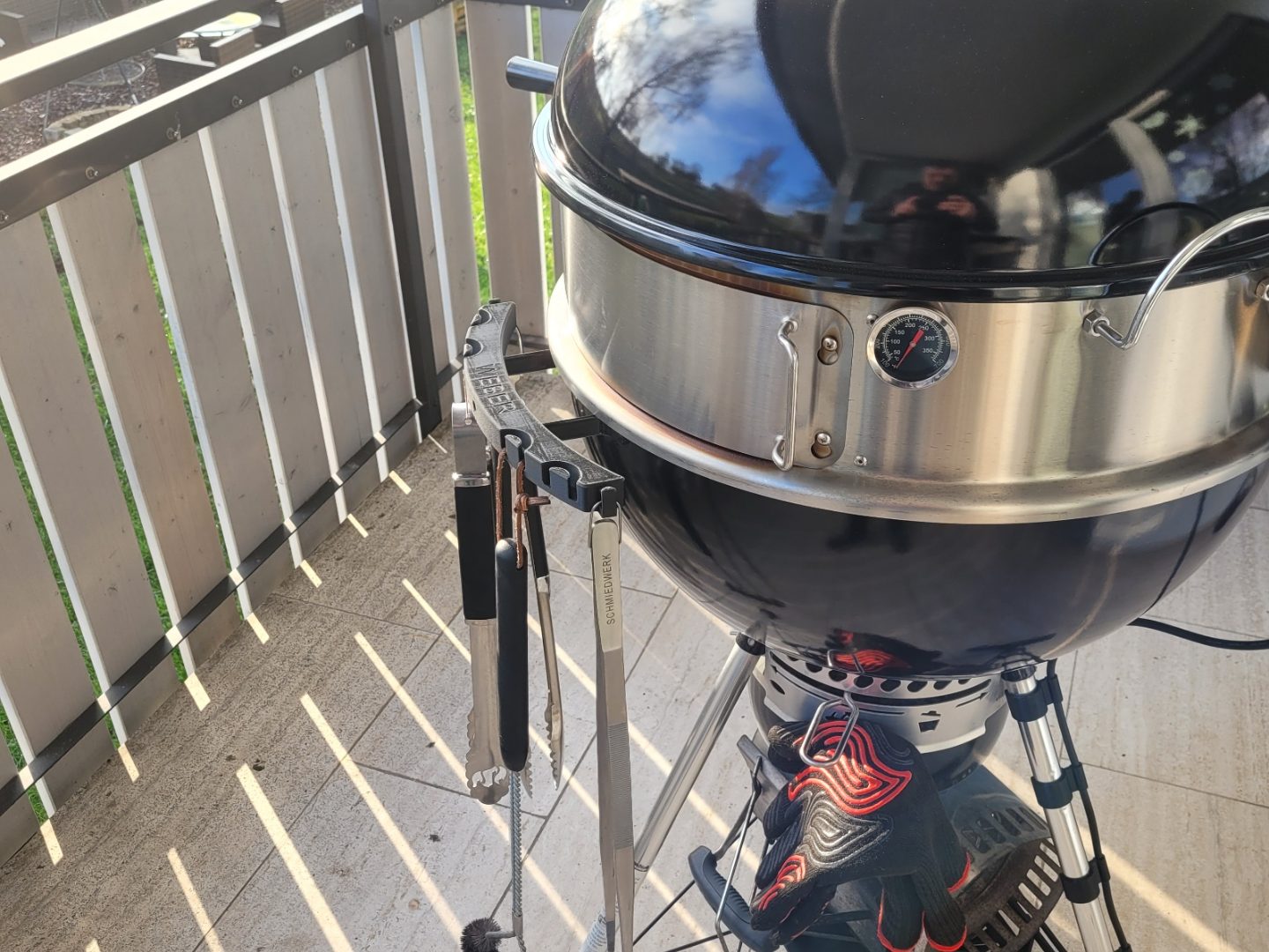 Weber Handle with 6 hooks for add ons — vue 1