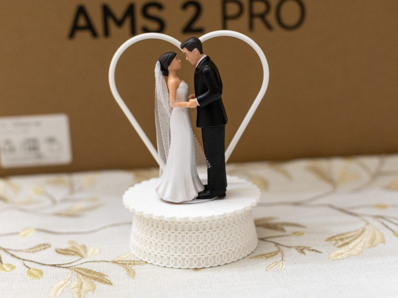 Wedding Cake Topper (STAND ONLY) — vue 1
