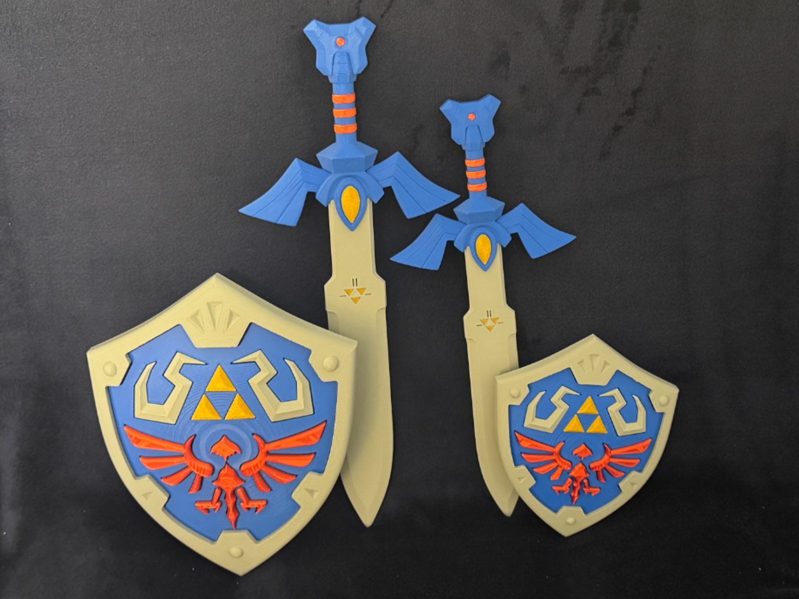Zelda Hylian Shield & Master Sword With Wall Mount — vue 1